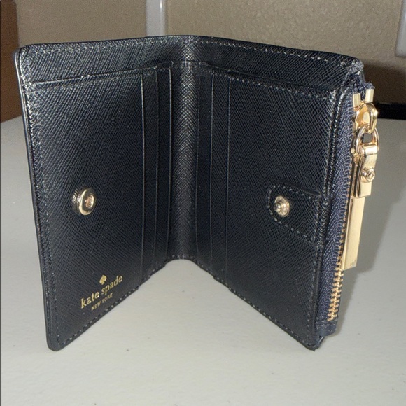 Beautiful Kate Spade Storybook lining Black, Blue and White rose leather Wallet - Picture 6 of 7